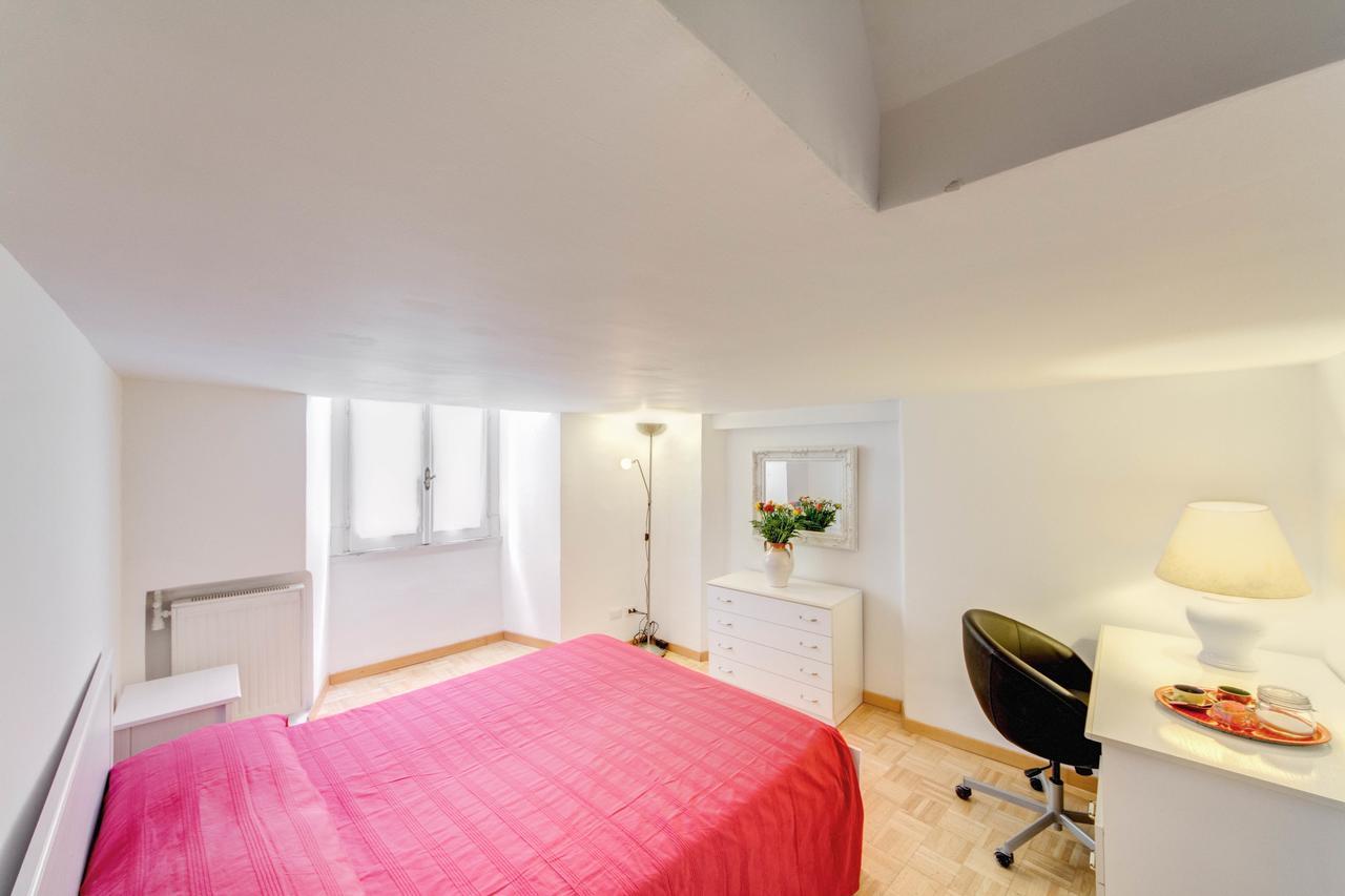 (120 m²), 2 Schlafzimmer und 1 eigene Badezimmer in Navona Rom Exterior foto