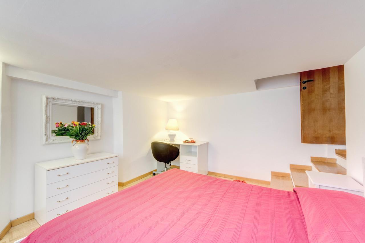 (120 m²), 2 Schlafzimmer und 1 eigene Badezimmer in Navona Rom Exterior foto