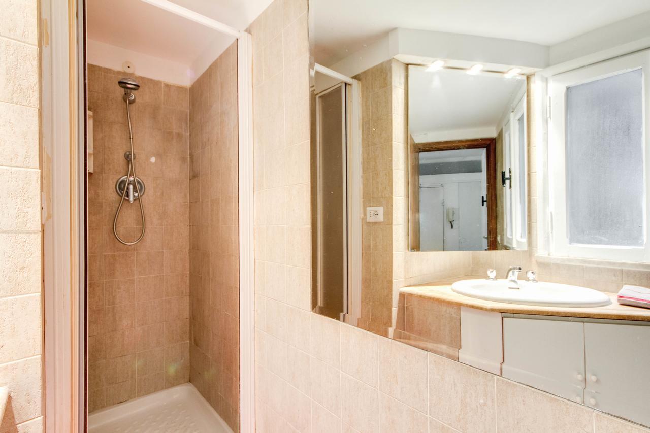 (120 m²), 2 Schlafzimmer und 1 eigene Badezimmer in Navona Rom Exterior foto
